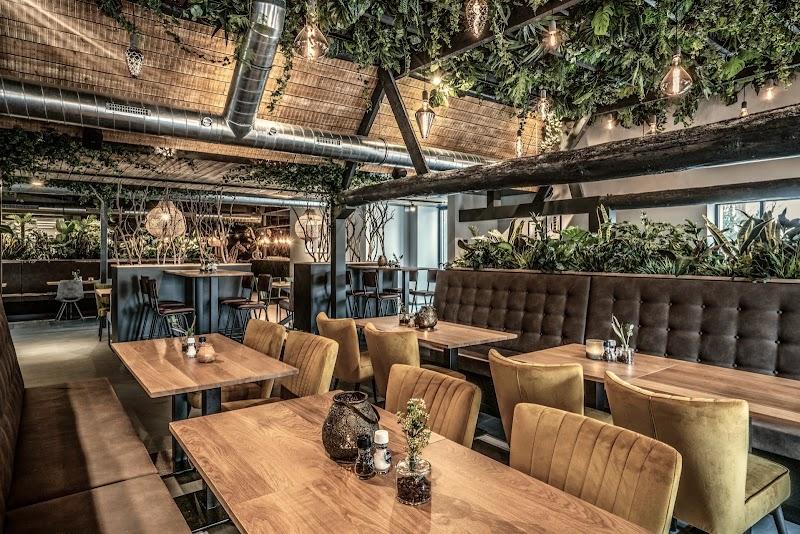 Familierestaurant Charlie, uitje in Nederland