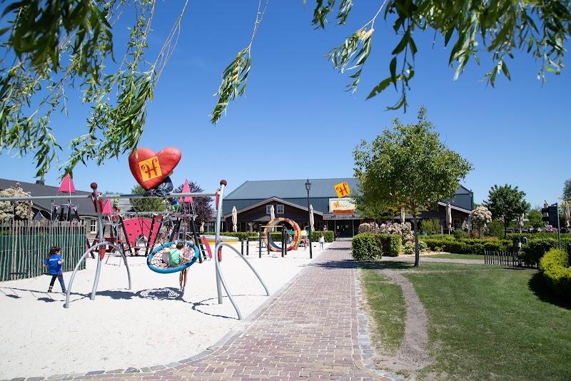 Hullie Speelboerderij, uitje in Nederland