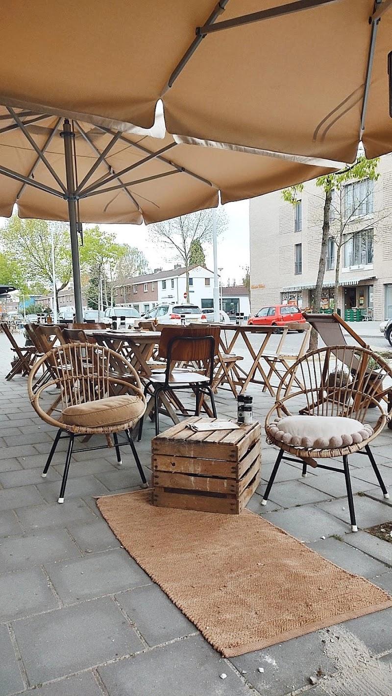Jungle Café , uitje in Nederland