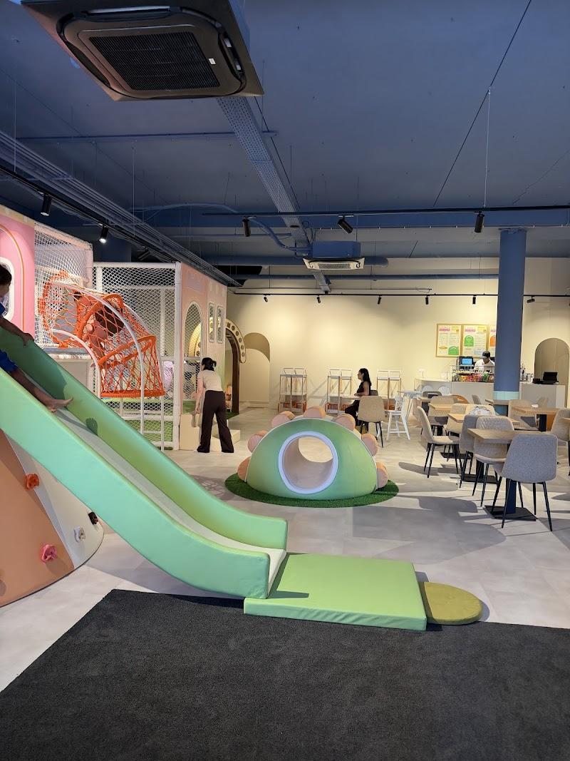 Lumiko Playhouse Almere , uitje in Nederland