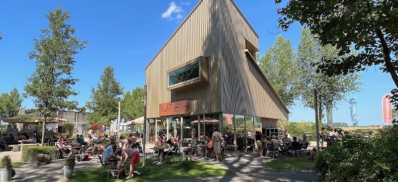 Speel- en bunkerpark Groede Podium, uitje in Nederland