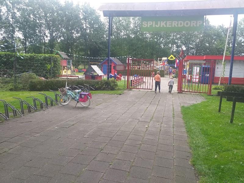 Spijkerdorp , uitje in Nederland