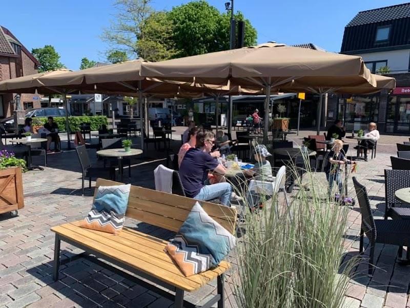Di Verso het Ijscafé, uitje in Nederland