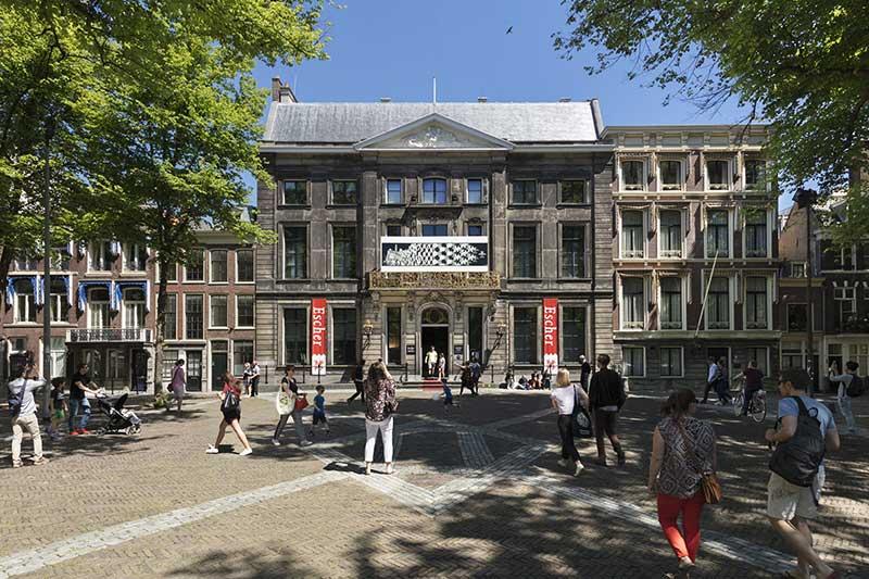 Escher in Het Paleis — uitje in Nederland